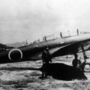 宮崎亘さんが訓練を積んだ艦上攻撃機。鶉野飛行場で１９４４年１１月に撮影されたという（上谷昭夫さん提供）