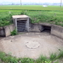 滑走路跡周辺に残る対空機銃座の跡＝加西市鶉野町