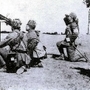 豊橋陸軍予備士官学校で実戦演習をする幹部候補生。遠藤さんは１９４２年の秋ごろ、入校した（豊橋市美術博物館提供）