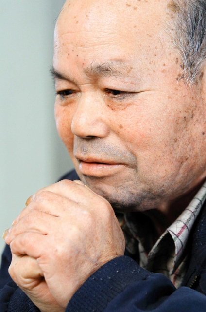 兄と一緒にホラン河に飛び込んだ山下幸雄さん＝豊岡市但東町平田（撮影・斎藤雅志）