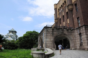 中部軍司令部が入っていた建物。戦後は博物館などとして使われ、今も大阪城公園内に残る＝大阪市中央区