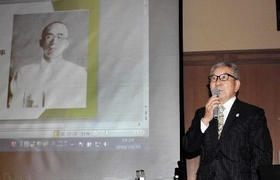 「島田さんが結んでくれた兵庫との絆を大切にしたい」と話す嘉数昇明さん＝神戸市中央区波止場町２
