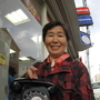 ２００４・１・５　「わが家の家宝」。再建した店の奥で大事に保管している＝神戸市長田区水笠通５