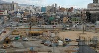 区画整理事業も大詰め。道路は広がり、公園整備が進むが、周辺には更地が目立つ＝神戸市須磨区千歳町