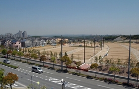 ２００４・４・２９　新しい街に＝神戸市西区春日台