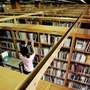 ２００４・７・２２　決して倒さない工夫＝明石市明石公園の兵庫県立図書館