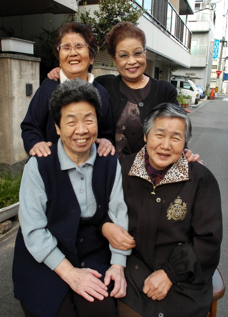 ２００４・１１・２１　笑顔は変わらない ＝神戸市灘区友田町３