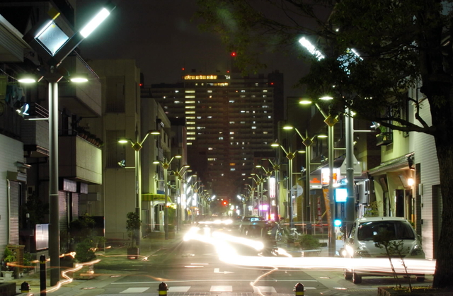 ２００４・１１・２０　ニュータウンを思わせる夜景＝神戸市長田区の鷹取東地区