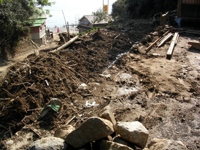 自主避難直後、自宅は跡形もなくなった＝１１月２０日、兵庫県津名郡津名町佐野