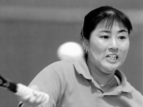 女子シングルス３回戦　ライバルの伊達に逆転勝ちし、ベスト１６に進出した沢松＝１９９５年１月２１日、メルボルン（ＡＰ＝共同） 
