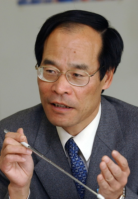 小柴善博市みなと総局長＝神戸市中央区・神戸市役所