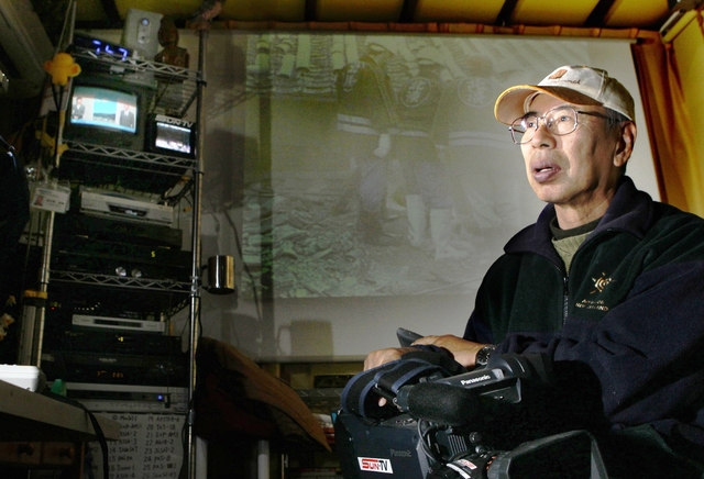 「あの日」を伝えたい。映像を撮った神子素さん＝洲本市物部（撮影・大山伸一郎）