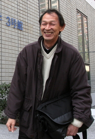 「東日本大震災の遺族に、自分の経験を伝えたい」と話す藤本忠雄さん＝神戸市中央区中山手通６、神戸山手大学（撮影・神子素慎一）