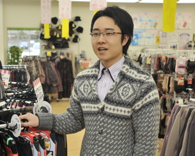 「店には今も祖父の思いが生きている」と話す裏井洋平さん＝淡路市浅野南