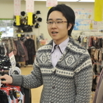 「店には今も祖父の思いが生きている」と話す裏井洋平さん＝淡路市浅野南