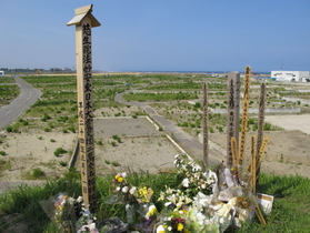 津波にのまれた街。再建策をめぐって揺れ続ける＝宮城県名取市閖上４