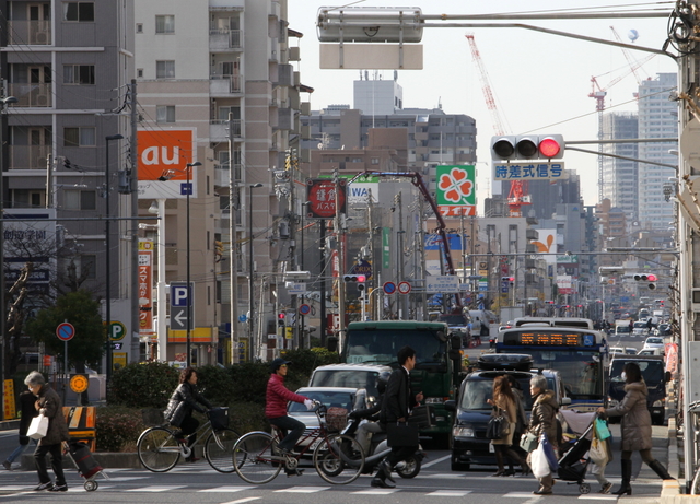 「正直、よく地域がここまで立ち直ったなという感じ」。加賀さんが言った＝神戸市東灘区森南町１