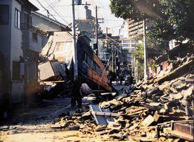 震災で大きな被害が出た西宮市千歳町＝１９９５年１月（沢田隆さん提供）