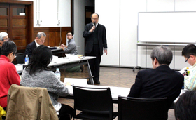 「福島の復興と神戸の復興」をテーマに討論する参加者たち＝神戸市中央区、デザイン・クリエイティブセンター神戸（ＫＩＩＴＯ＝きいと）