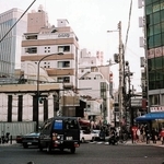 【神戸市中央区三宮町】再建途上のビル跡地＝１９９７年３月３日（大仁節子さん撮影）
