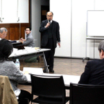 「福島の復興と神戸の復興」をテーマに討論する参加者たち＝神戸市中央区、デザイン・クリエイティブセンター神戸（ＫＩＩＴＯ＝きいと）