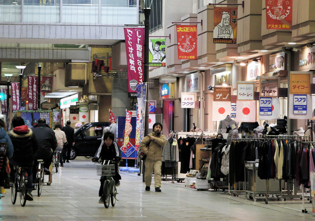 街区完成から１０年を前に〝再生〟への挑戦が始まった新長田駅南再開発第１地区＝神戸市長田区（撮影・吉田敦史）