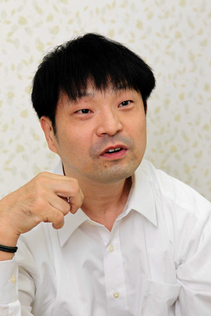 たまき・ゆきのり　１９６８年、姫路市出身。日本福祉大学卒。メインストリーム協会副代表などを経て、２０１３年４月から現職。国の社会保障審議会障害者部会委員。西宮市在住。妻、長男、長女の４人家族。