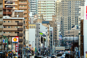 空を隠す高層住宅＝神戸市東灘区本山中町付近より西を望む