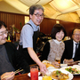 川島しょう店の川島良弘さん。仕入れや仕込みには妥協せず、「非効率な商売ですよ」と笑う＝神戸市長田区腕塚町４（撮影・吉田敦史）