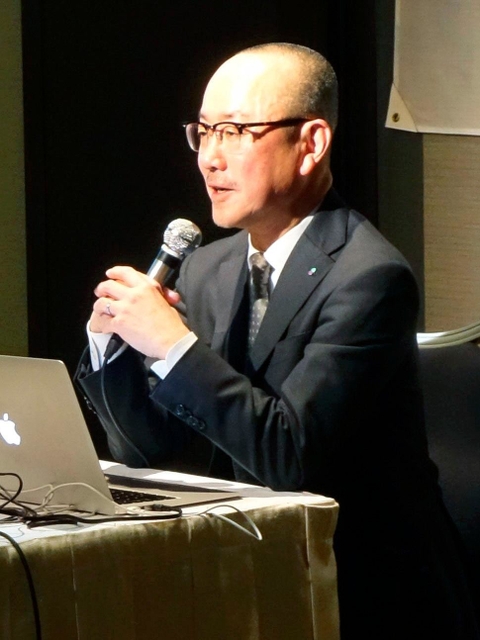 講演するフェリシモの矢崎和彦社長＝大阪市北区梅田１、ヒルトン大阪