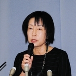 １７日の追悼式典を前に会見で心境を述べる小河昌江さん＝兵庫県庁