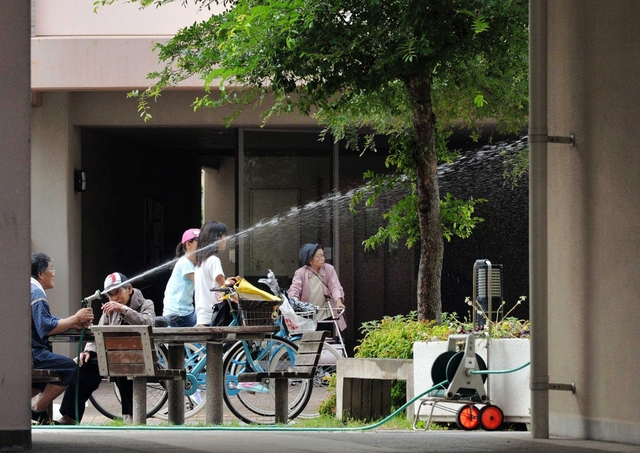 新たな世代の入居を促す取り組みが模索されるＨＡＴ神戸脇の浜団地＝神戸市中央区脇浜海岸通３（撮影・中西幸大）