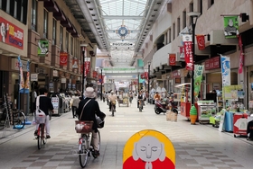 にぎわい再生へ模索が続く大正筋商店街＝神戸市長田区久保町（撮影・三浦拓也）