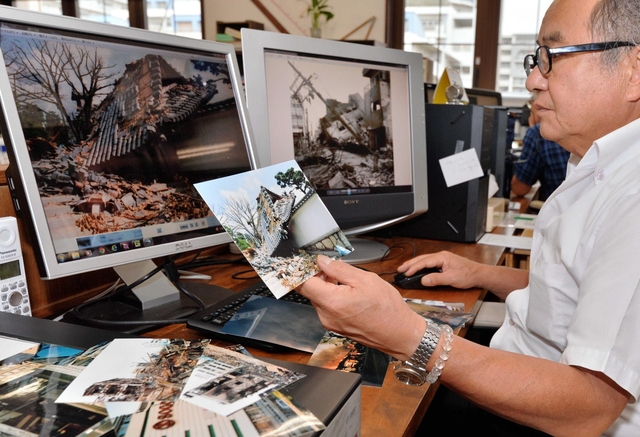 阪神・淡路大震災の写真のデジタル化。長期保存には欠かせない作業だ＝神戸市長田区、神戸アーカイブ写真館（撮影・中西幸大）