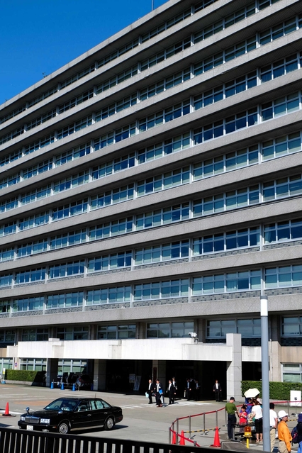 住宅耐震化の旗振りをする国土交通省。だが、目標達成の道筋は見えていない＝東京都千代田区霞が関