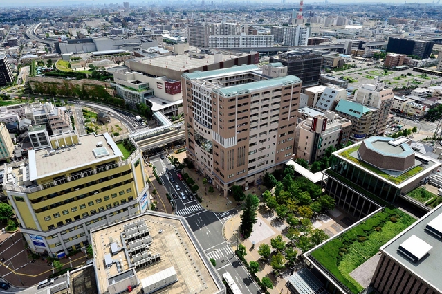 大きく変貌した阪急西宮北口駅周辺（撮影・笠原次郎）