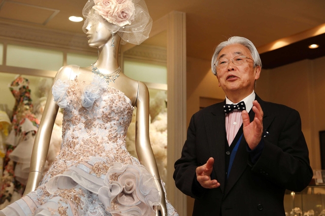 「神戸だったら結婚式を挙げたい、と思われるような提案をしたい」と話す井上芳昌社長＝神戸市中央区元町通１、ウエディングサロンイノウエ（撮影・小林良多）