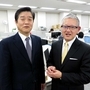 「独立した以上、赤字は出せないと強迫観念がありました」と振り返る椿野正治さん（左）と、竹中睦芳さん＝神戸市中央区磯上通４、ジィ・アンド・ジィ