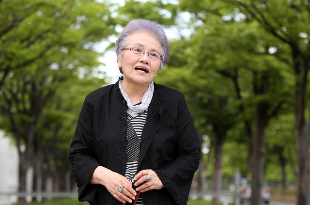 兵庫県立看護大学（現県立大学看護学部）の初代学長を務めた南裕子さん。高知県に拠点を移した今も週に１度、講義を受け持つ＝明石市北王子町、兵庫県立大学