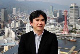 阪神・淡路大震災は、１９年間抱え続けてきた「宿題」という真山仁さん＝神戸市中央区東川崎町１