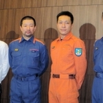 （左から）ピープルパープルの宇田学さんと出演の木村祐一さん、音尾琢真さん、荒木宏文さん＝東京・池袋のサンシャイン劇場