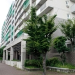 兵庫県内では最も早い９月末に返還期限が来る「シティハイツ西宮北口」＝西宮市青木町