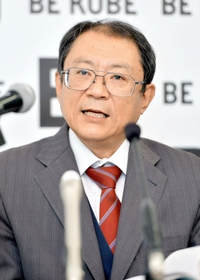 阪神・淡路大震災で亡くなった妻への思いを語る大鳥居慎司さん（撮影・笠原次郎）＝７日午後、神戸市役所