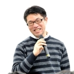 灘高校生らに話をする前川直哉さん＝２０１６年１２月、福島市内