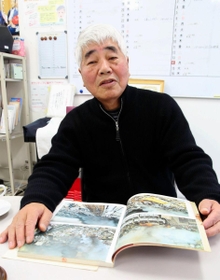 阪神・淡路大震災で消防隊員を指揮した経験を語る木下茂信さん＝明石市大久保町西島