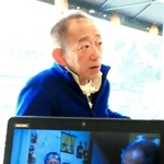 支援を続ける被災者の記録映像を撮影した牧秀一さん＝神戸市東灘区向洋町中６（撮影・大山伸一郎）