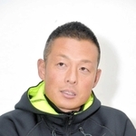 阪神・淡路大震災時の自身と同年代の選手らを率い都大路での健闘を誓う浜本憲秀監督＝神戸市須磨区、須磨学園
