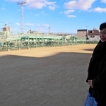仮設住宅があった「はなぞの広場」。松本茂子さんは今年もここで追悼行事を催す＝明石市西明石南町１