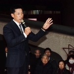 震災や今季の構想について語る矢野燿大監督＝１７日午後、神戸市長田区大橋町