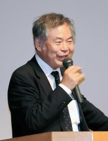 過去の災害に触れ、耐震改修の重要性を訴えた室崎益輝教授＝神戸市中央区中山手通４
